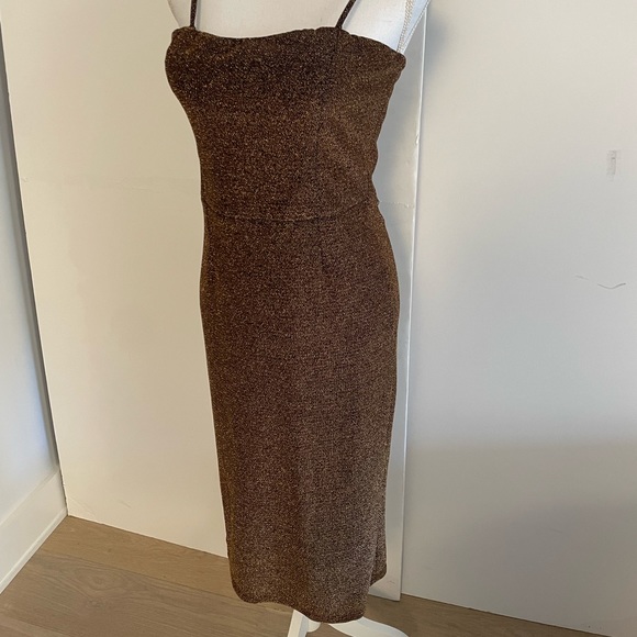 Dress The Population - Picture 3 of 6